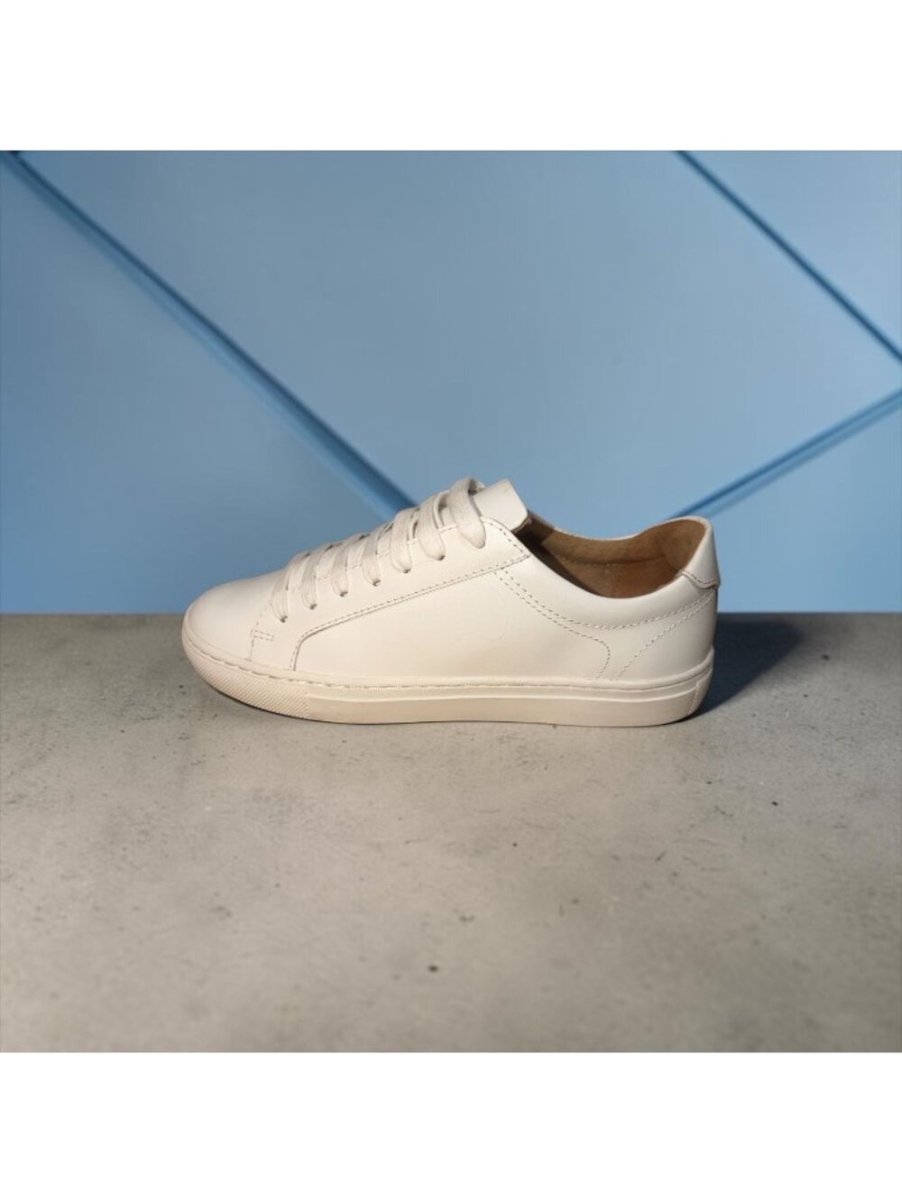 Banana Republic Nicklas Sneaker Womens 7-7.5 White Smooth Leather Fashion Shoe